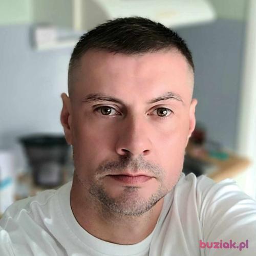xyz111111, Male, 43 years, Cheltenham