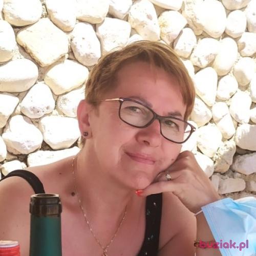 wiesiam, Female, 61 years, Bedford