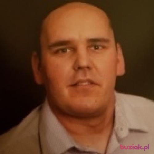 Pioniu, Male, 49 years, Southampton