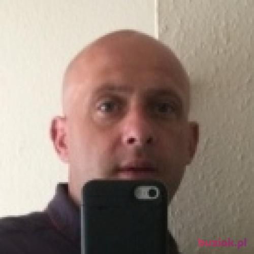 Adamd79, Male, 47 years, Bedfordshire