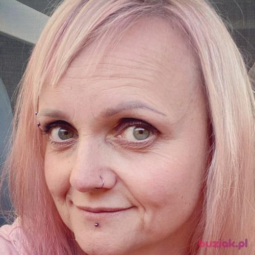 Single_42, Female, 47 years, Huntingdon
