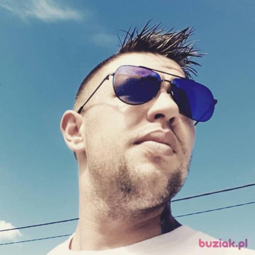 adek932, Male, 32 years, Gloucester