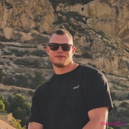 Rromek, Male, 30 years, Arcen