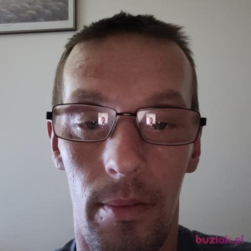 witak, Male, 46 years, Bedford