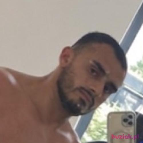 asane99, Male, 28 years, Stade