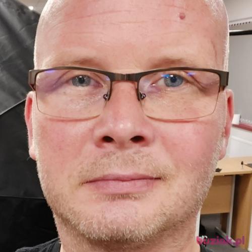 baxta, Male, 45 years, Bedford