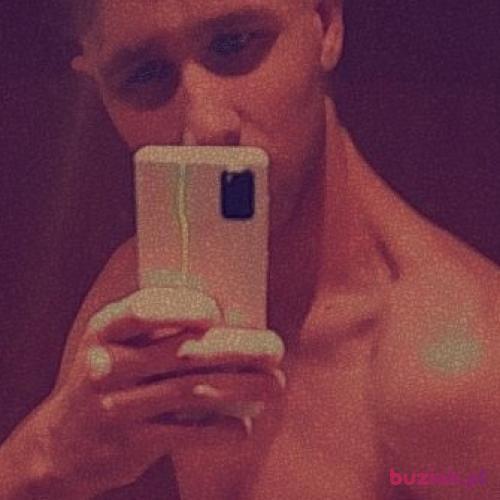 axdi02, Male, 24 years, Reda
