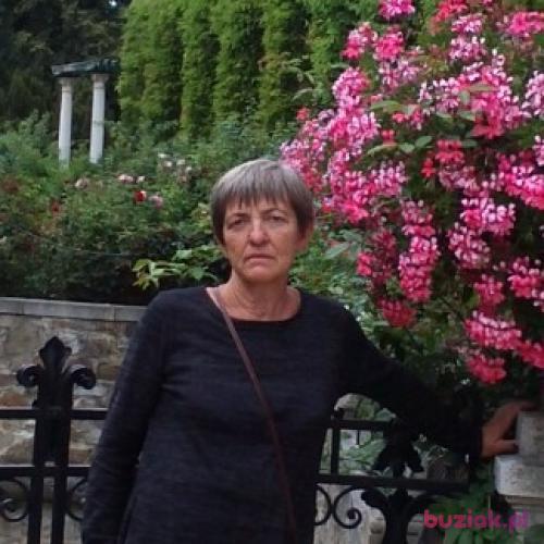 Bas, Female, 69 years, Arcen