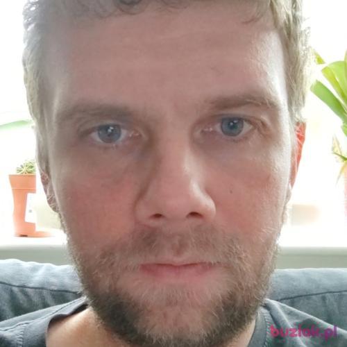 KaWoNeK, Male, 37 years, Hamilton